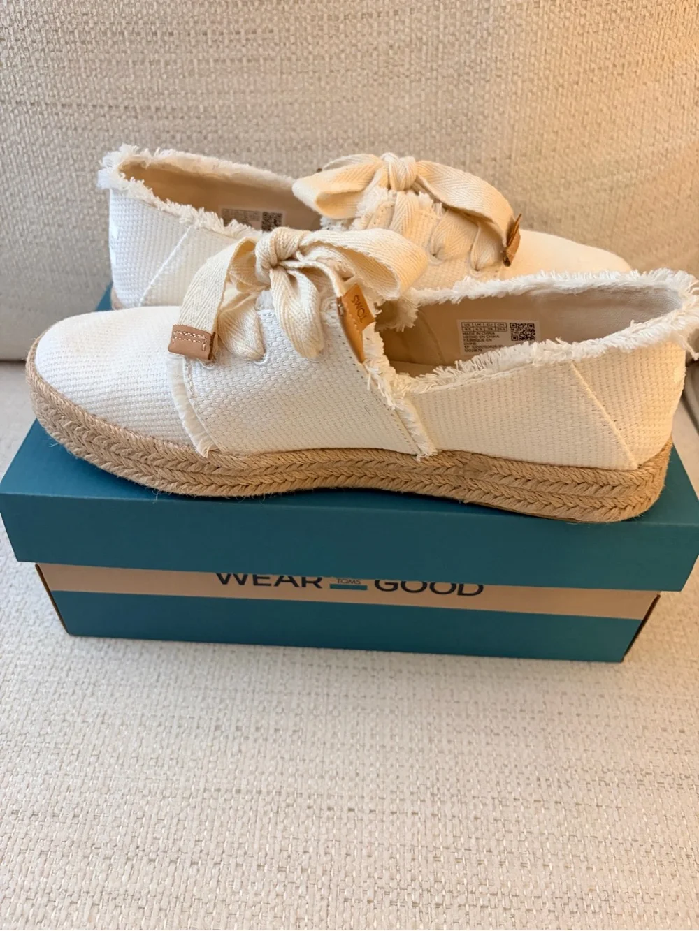 Toms lightweight cream